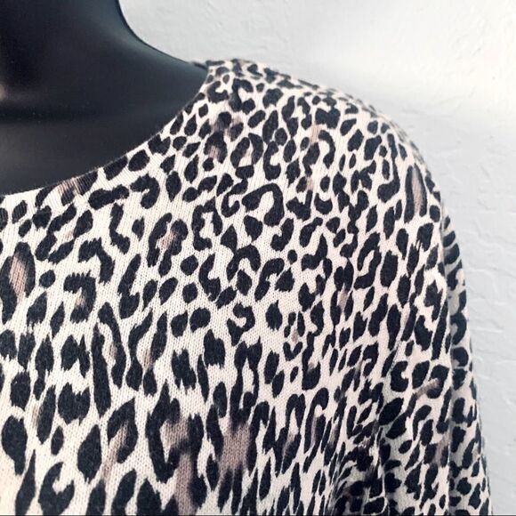 Croft & Barrow Cheetah Print Sweater. Size Medium. - Picture 2 of 8